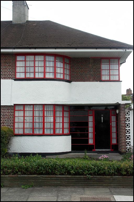 Houses in the Tudor Way Area Petts Wood